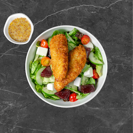 Salad with fried beets and crispy fingers