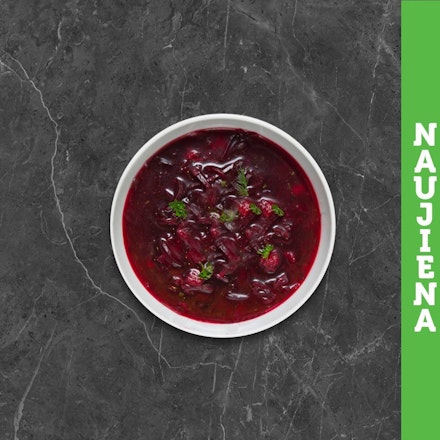  Beet soup with grilled pork