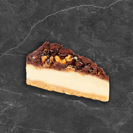 Cheesecake with caramel and chocolate