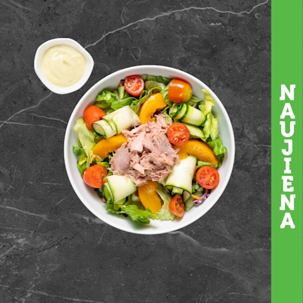 Traškios salotos su persikais ir tunu