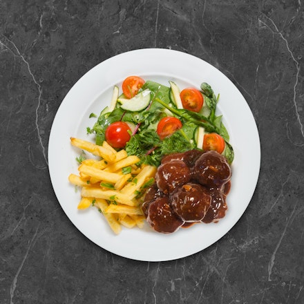 Klopsiki w sosie pieczeniowym z żurawiną