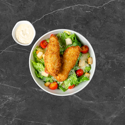 Caesar salad with crispy chicken 