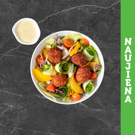 Traškios salotos su vištienos - sūrio kamuoliukais ir persikais 🌶️