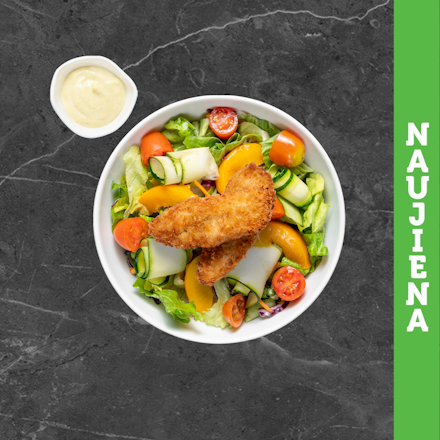 Traškios salotos su vištienos piršteliais ir persikais