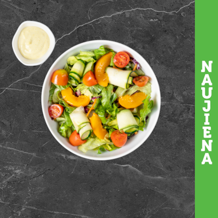 Traškios salotos su persikais 